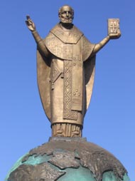 Памятник Николаю Чудотворцу, памятник святителю Николаю, памятник Николаю Угоднику, statue of St. Nicholas, staue of Saint Nicolas